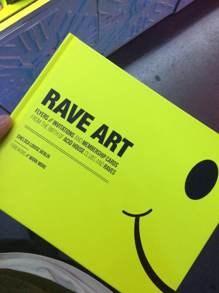 houseisafeelin1's tweet photo. Just got a new book. @houseisafeelin1 @ProudCamden FRIDAY 20th NOV https://t.co/sZmHDlT9PT