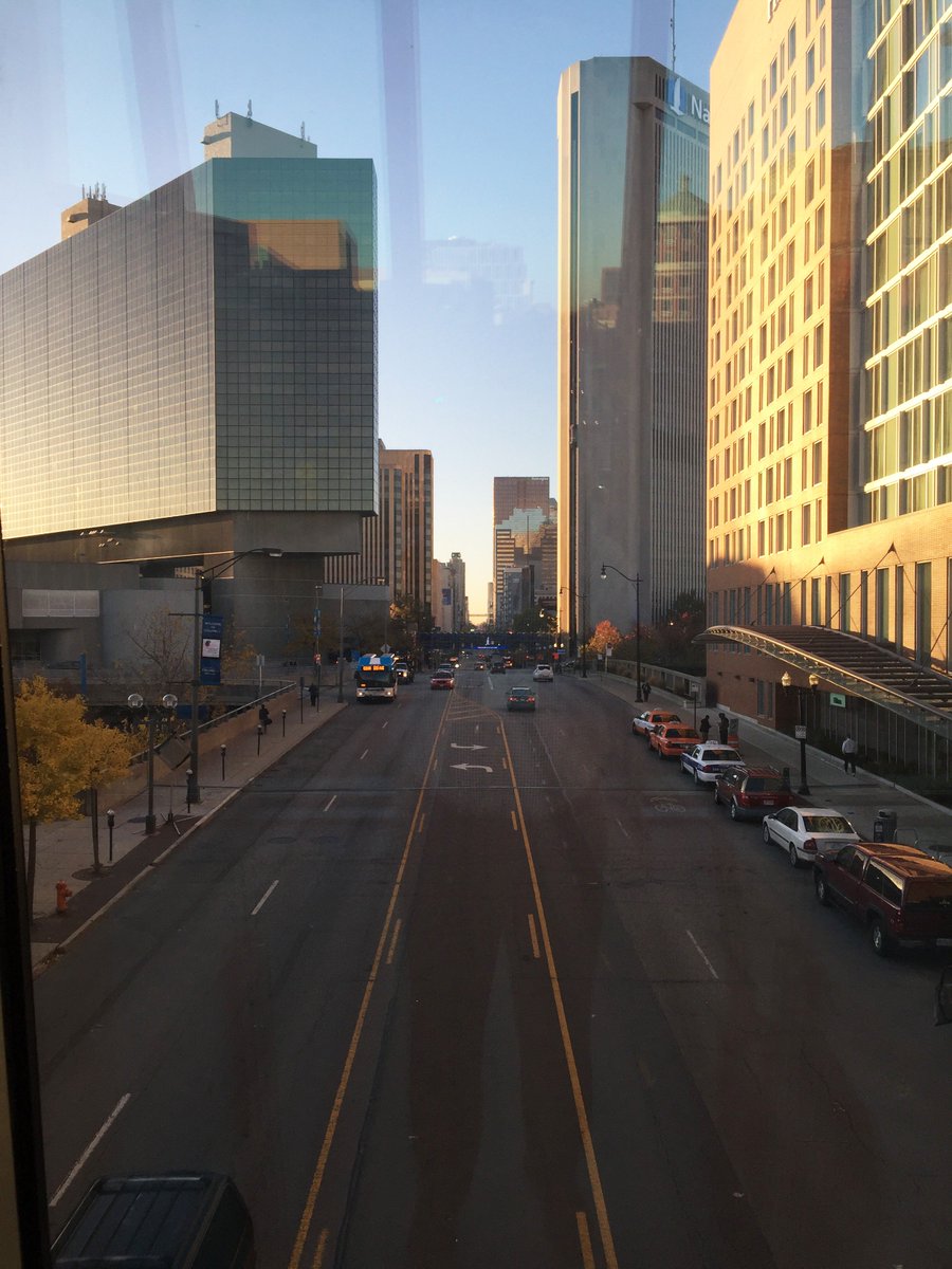 eurotherm's tweet photo. Shot of downtown Columbus, Ohio getting ready for day 2 of #GlassProblems. https://t.co/dFNIHQMpPc https://t.co/DquRAfhyio