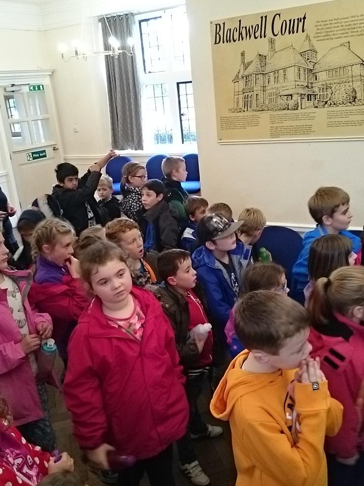 catshillfirst's tweet photo. Listening intently to our Blackwell leader Scott as he gives us our introduction talk in the manor House #cfsn https://t.co/gdExmVYsXv