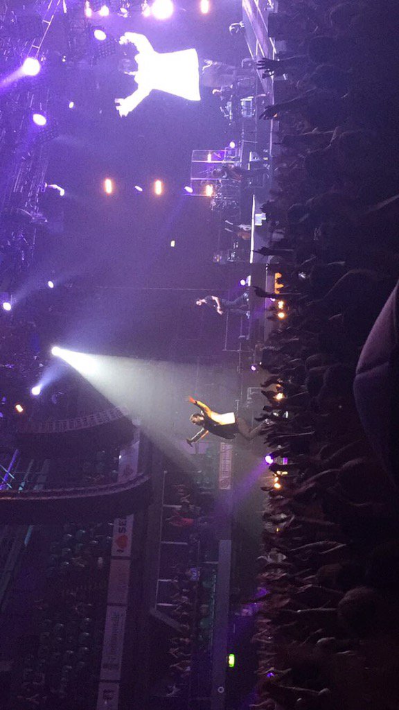 littledream00's tweet photo. Uno dei più bei concerti della mia vita @CremoniniCesare e @BalloBallo semplicemente fantastici https://t.co/HLc4vAXV9v