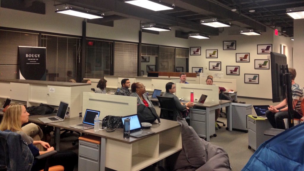 TweetTechTalent's tweet image. Our #BigData & #JavaScript101 programs kicked off in CLT & ATL last night! 👏 @AdventCoworking @DeskHubATL