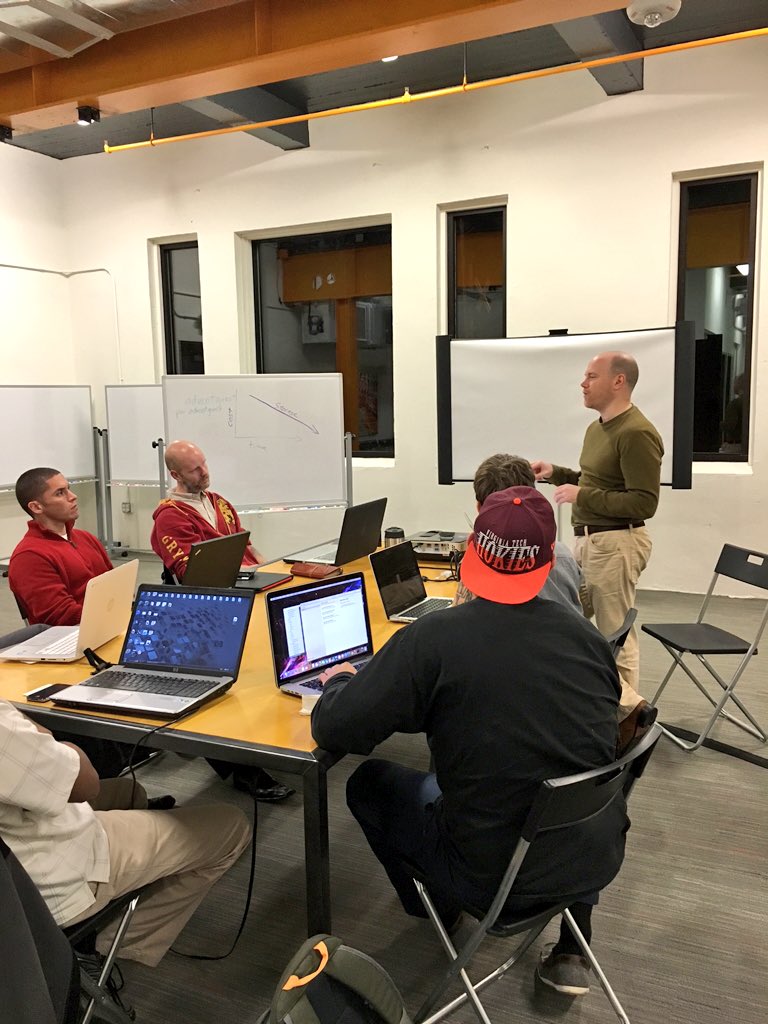 TweetTechTalent's tweet image. Our #BigData & #JavaScript101 programs kicked off in CLT & ATL last night! 👏 @AdventCoworking @DeskHubATL