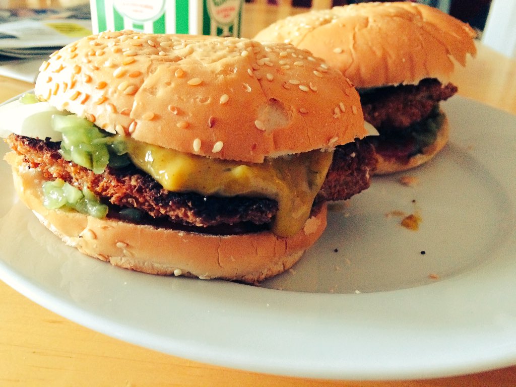 Skarpsvard's tweet image. Sillburgare. #ömat