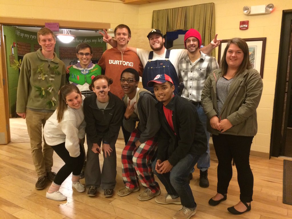Katt_Sanders94's tweet photo. Still thinking about the Friday night spent with #368eGroup &amp; #AllineGroup serving at the Hospitality House. 🙌🏼 https://t.co/9qkMo2mtF3