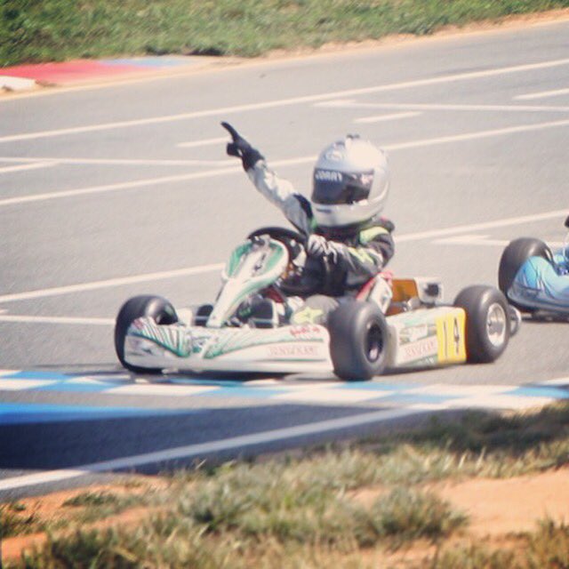 SJCorryRacing's tweet photo. Only the best pushing me to a win at GoPro Motorplex! #redlineoil #mpiwheels https://t.co/vNCckGxDoL
