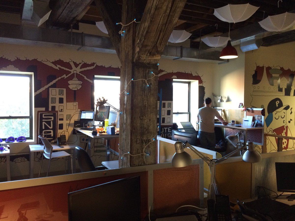 Garberson's tweet photo. Some new mood lighting at @LunaMetrics courtesy of #googlepartnerrewards https://t.co/EiNauRNhy9