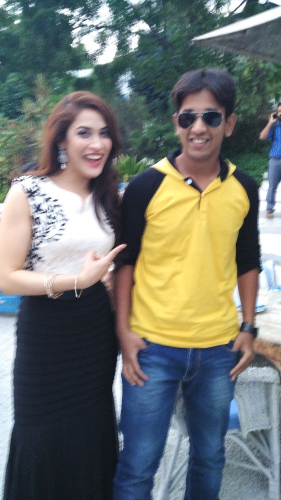 TechBlazes's tweet photo. Was lucky to have a picture clicked with @rashminigam at Swipe #4GELITE2 launch event. https://t.co/k1umexvqZ7