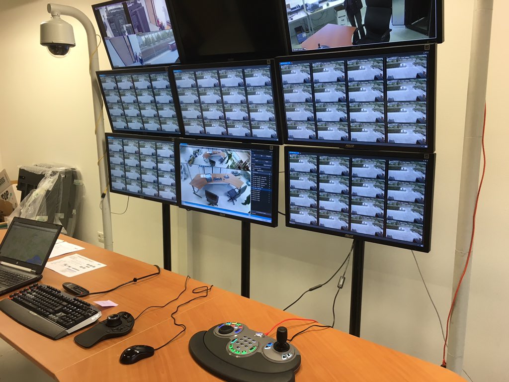 Mr_Klang's tweet photo. Preparing for VX demo tomorrow. Here you see 80 720p 25ips and the Pelco Optera without any lagging:) https://t.co/3WiuyHHMbV