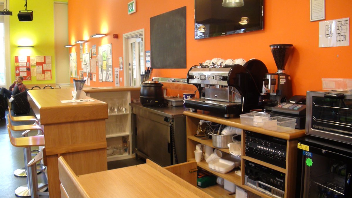 Come check out our kitchen with brilliant food !
