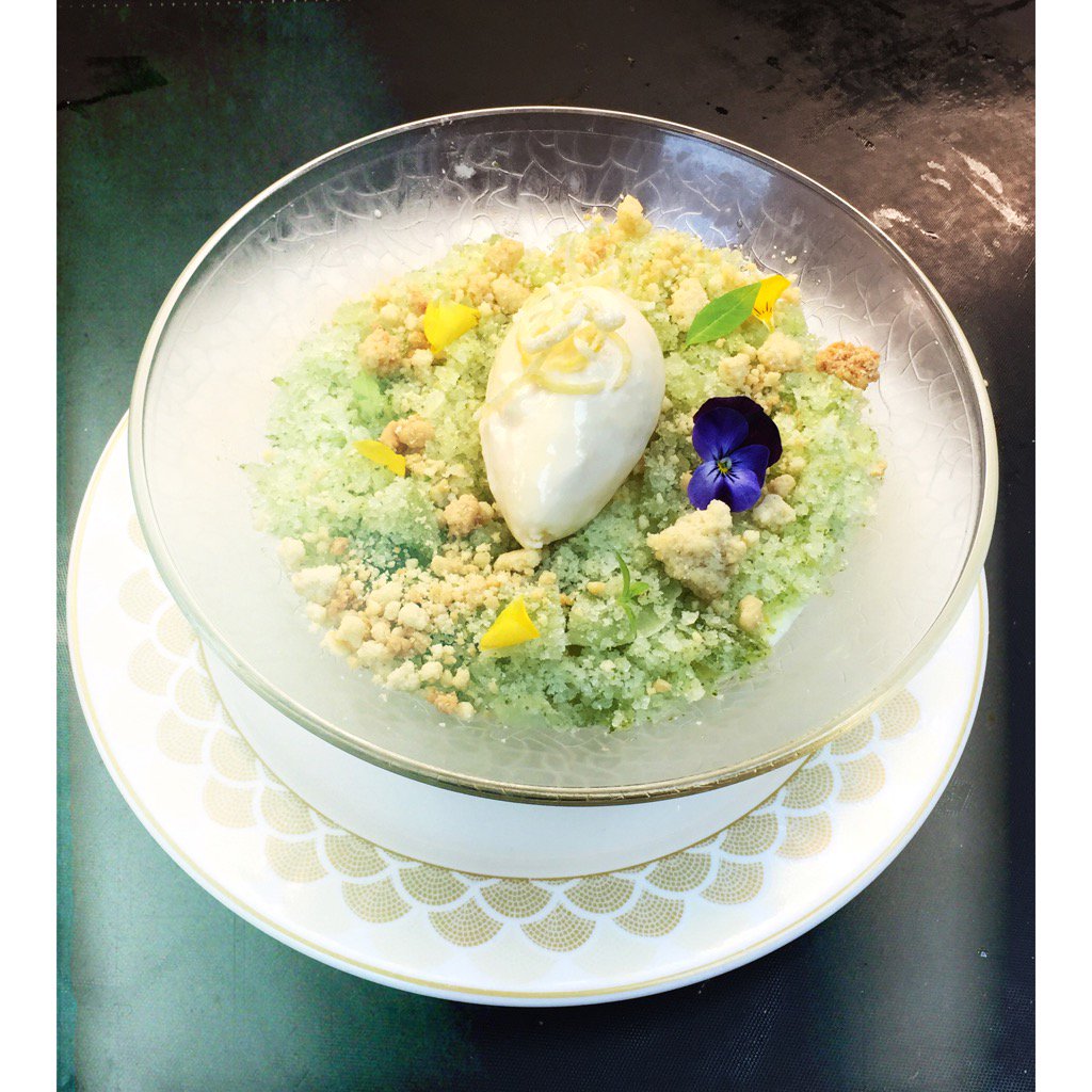 EllieMacleaaan's tweet photo. Lemon possit with lemon verbena granita and lemon yogurt ice cream 🤓🤓🤓🍋🍋🍋🍋🍋 https://t.co/RVLppO5eMZ