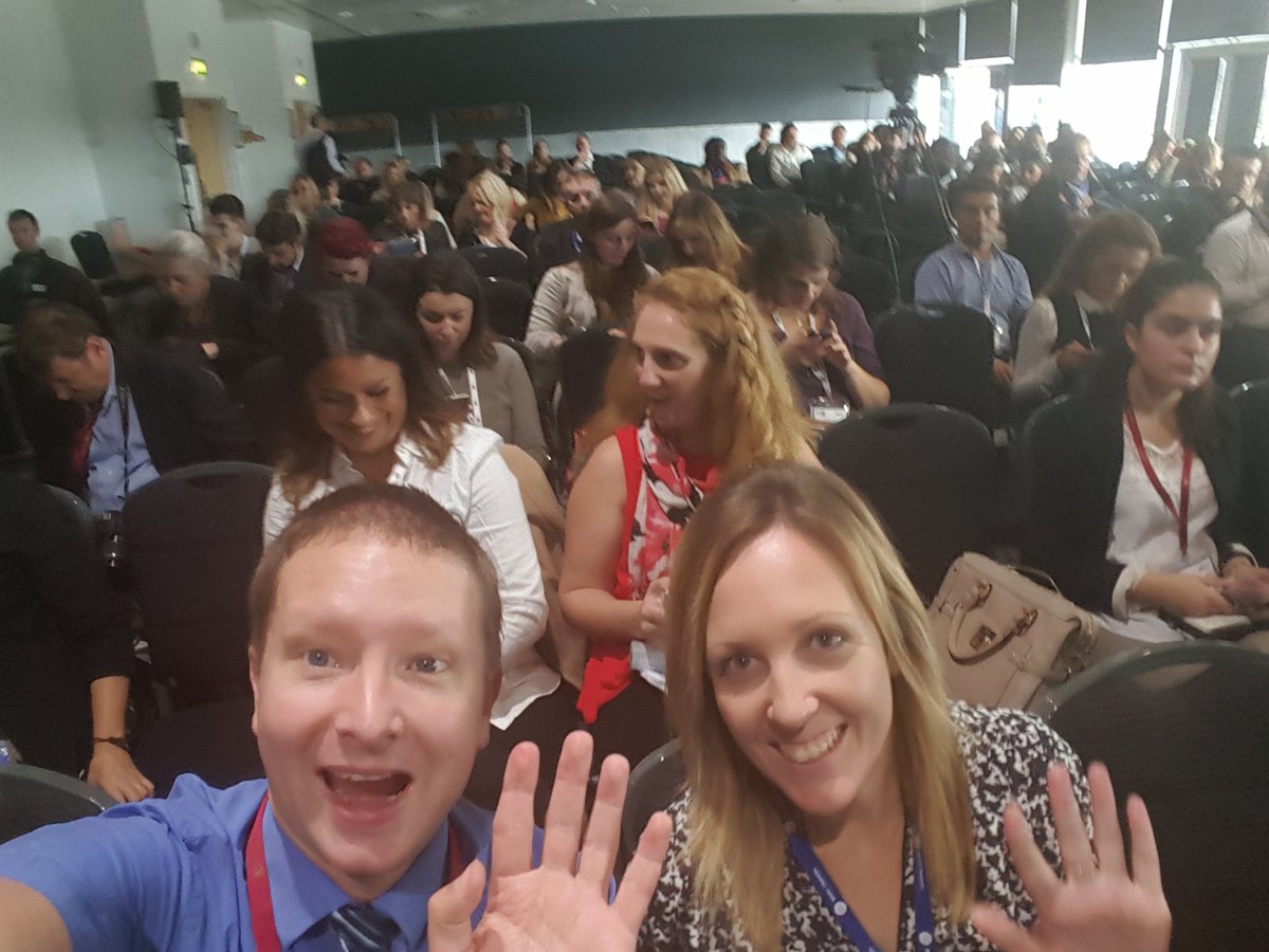 DanikExplorer's tweet photo. Its a full house here at #Traverseconnect at the #wtm15. Great to see so many bloggers! https://t.co/IfS1WWcTpn