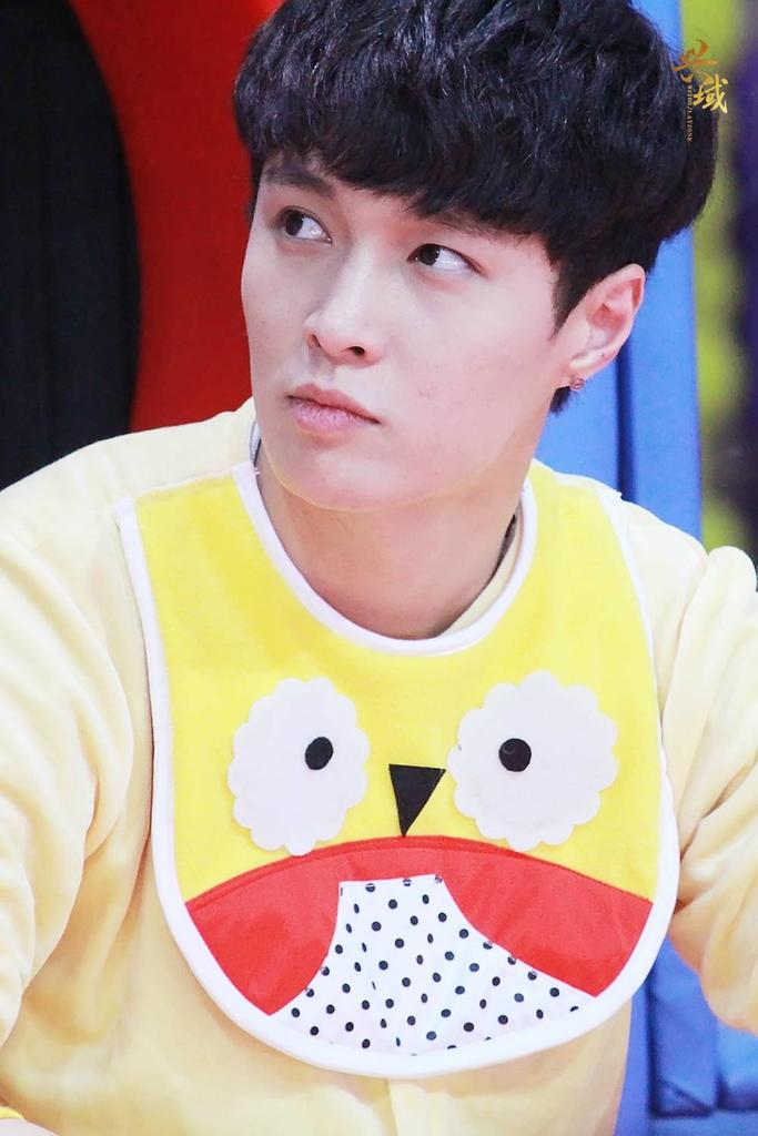 Like_A_Child's tweet photo. Lay Happy Camp recording HD pics cr:兴域Layzone 041115 #lay #exo #zyxzjs #zhangyixing https://t.co/Fb9bp1QQf5