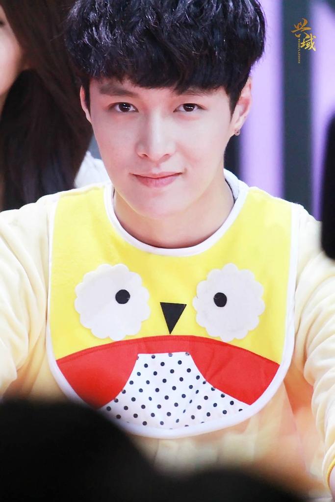 Like_A_Child's tweet photo. Lay Happy Camp recording HD pics cr:兴域Layzone 041115 #lay #exo #zyxzjs #zhangyixing https://t.co/Fb9bp1QQf5