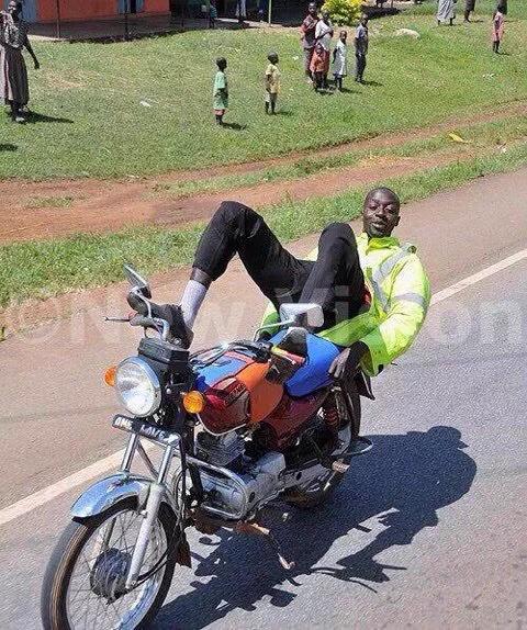 Enigmatic_Acey's tweet photo. In yet another episode of #iwasinmyhouseandtrailercametojamme 😂😂😂😂😂😂😂😂 https://t.co/wravXV6emG