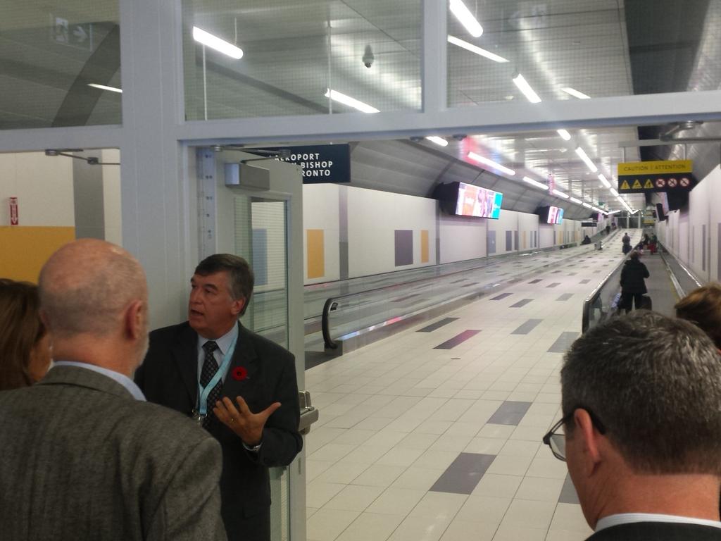 canadip's tweet photo. Billy Bishop pedestrian tunnel. #P32015 @CanCGMiami @CanCGDenver @CanCGAtlanta https://t.co/YsvqiOprVv