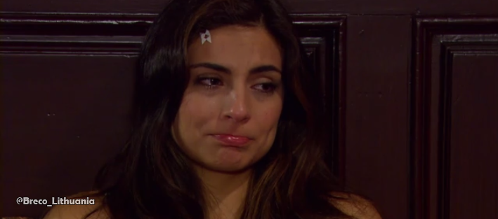 ABrecoLituania's tweet image. El se encargo de matar la confianza y el amor que le tenía....#Cap57 #LoImperdonableLtu #Verónica @anabrendac 💔😭