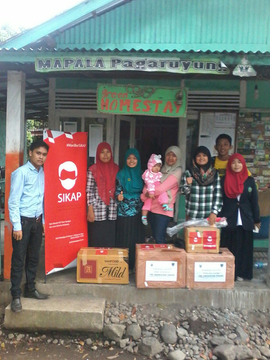Ramdalel's tweet photo. @PoskoSIKAP dan kiriman itupun tb jua, sbg penutup waktu yg kelabu. Smg tetap berfaedah, walau ut kisah yg berbeda. https://t.co/FGSLmJ2ltZ