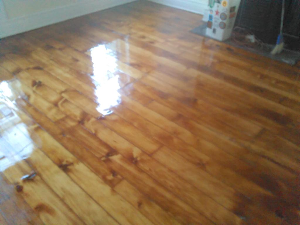 joseyscott79's tweet photo. Painted pine floor I refinished. #beforeandafter #pinefloor #hardwoodfloors https://t.co/d8mKGLN14q
