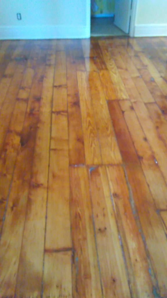 joseyscott79's tweet photo. #hardwoodfloors #beforeandafter #pinefloor https://t.co/g1camNzrMN