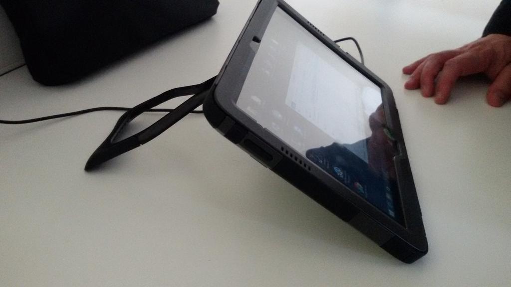 InfocobSolution's tweet photo. En prépa: #tablette durcies pour des techniciens spécialistes #securite  incendie : #dematerialisation #borvo #CRM https://t.co/hq1iY1cplO