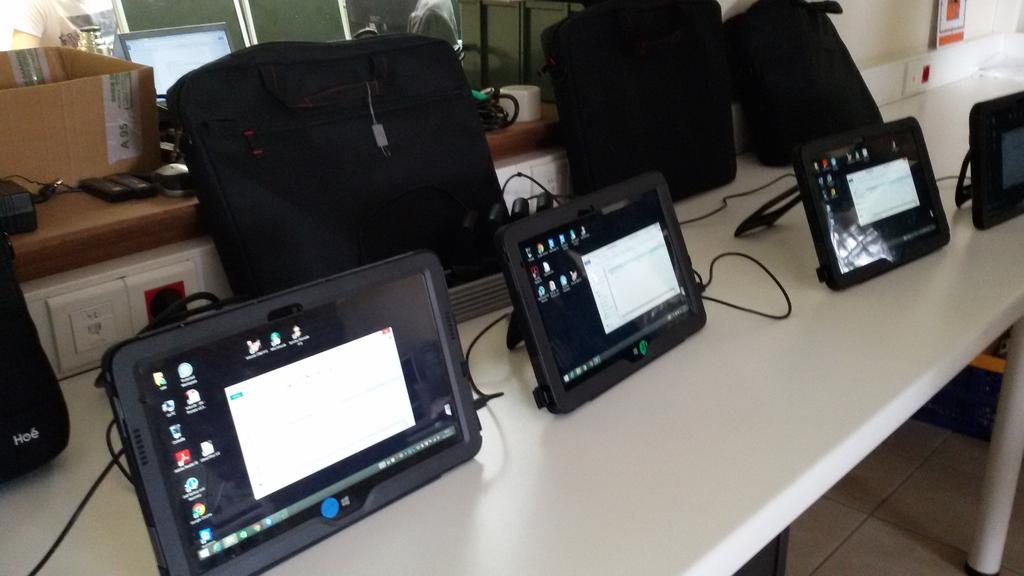 InfocobSolution's tweet photo. En prépa: #tablette durcies pour des techniciens spécialistes #securite  incendie : #dematerialisation #borvo #CRM https://t.co/hq1iY1cplO