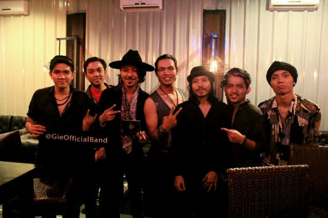 gieofficial_'s tweet photo. Sempat ketemu juga sama bluesman keren @NovanHardison #gotBLUESyou https://t.co/NxDfu5BZeS