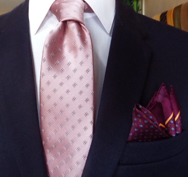 Pastel Gül Kurusu Kendinden KüçükDesenli Kravat5738
sadekravat.com/pastel-gul-kur…
İpek Mendil M110
sadekravat.com/ipek-mendil-m1…