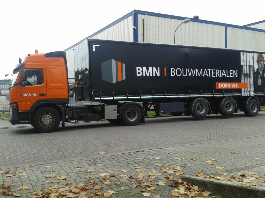BMN_Hengelo's tweet photo. De eerste auto's in de nieuwe kleur kom je al tegen op onze wegen. https://t.co/4BmaepQxyB