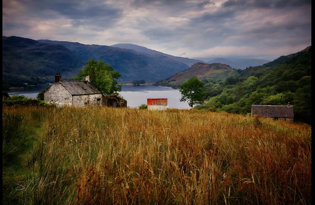 Looking north on Loch Lomond. #whw #Scotland #Photography