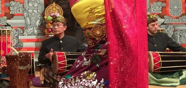 Wake Forest News (@wakeforestnews) on Twitter photo Naming ceremony of <a href="/WakeForest/">Wake Forest University</a>'s new gamelan makes news bit.ly/1Ndo0VT <a href="/Triad_City_Beat/">Triad City Beat</a> #WaketheArts Naming ceremony of <a href="/WakeForest/">Wake Forest University</a>'s new gamelan makes news bit.ly/1Ndo0VT <a href="/Triad_City_Beat/">Triad City Beat</a> #WaketheArts