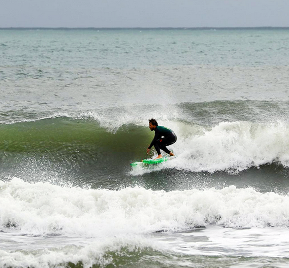 GoofySince1987's tweet photo. @serginholaus no 4º Festival de Surf em Pranchas de Garrafa PET, em Garopaba. #SurfcomAlma #GoGoofyTeam Pic: Likoska https://t.co/Wiwg5NnIOL