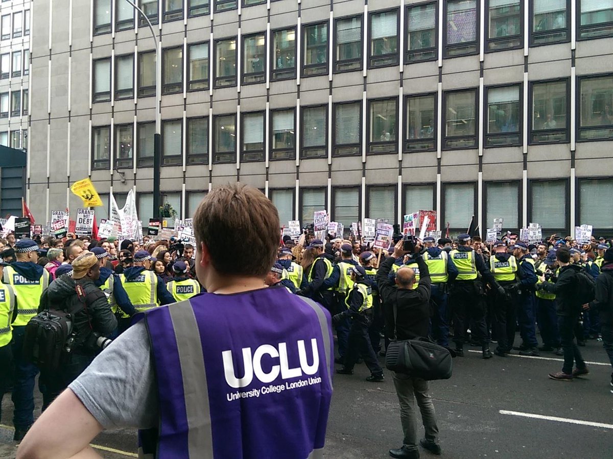 copsoffcampus's tweet photo. #GrantsNotDebt police cordoned protest into two sections after scuffles broke out https://t.co/cKNXby9way