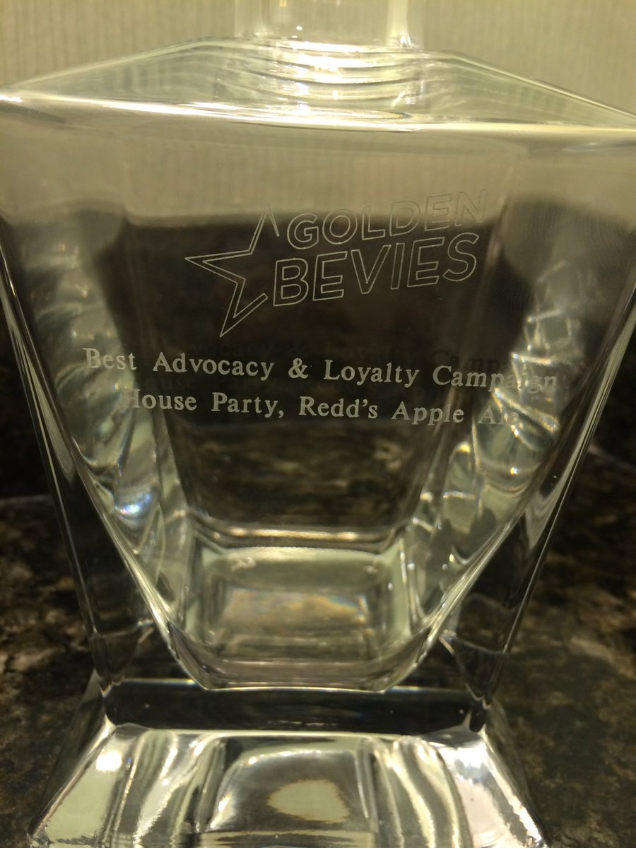 kimahav's tweet photo. @HousePartyInc won the #eBev #GoldenBeviesAward for Advocacy &amp; Loyalty for REDD’S Apple Ale Shark Week Watch Party https://t.co/IkTjyocNyz