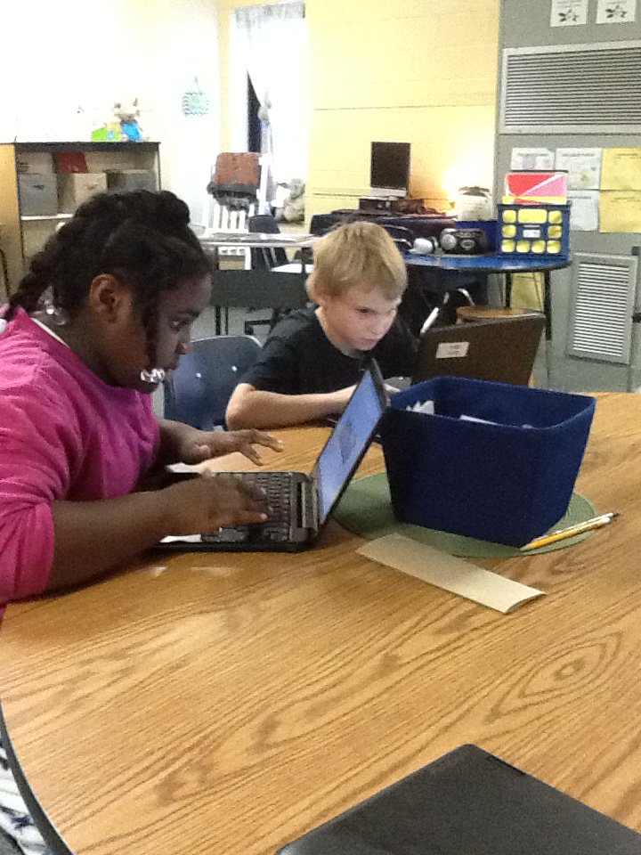 McNeals_Class's tweet image. Using Google Draw to make posters about being a good sport. @BookmanRoad @RichlandTwo #beaconstweet