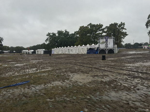 Voodoo_Fans's tweet image. After soggy VooDoo Fest, who restores City Park's Festival ... twib.in/l/A97XkGeEXpk | twibble.io