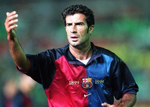 Happy birthday to Luis Figo, who can take selfies with just his hand. 