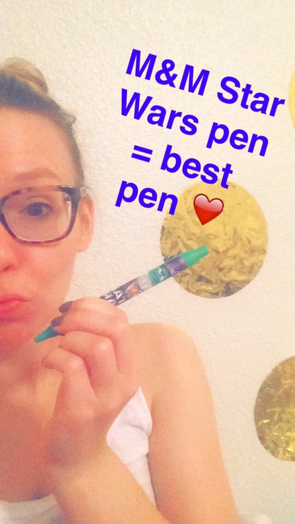 HanAldridge's tweet photo. Writing &amp; doing homework. Having a favorite pen helps. 🖊#wednesdaymorningroutine https://t.co/wHLR2tvK87