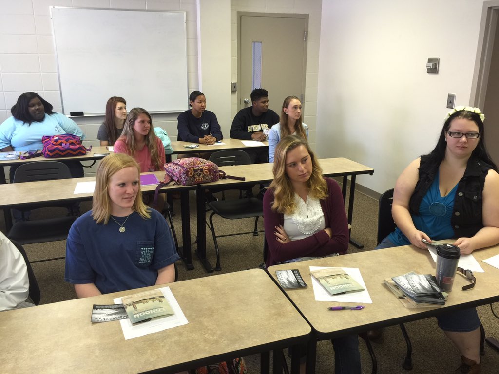 David_R_Davies's tweet photo. I told this class of rock stars about @British_Studies 2016! https://t.co/7T8ZP2Wq2t #gobsp #goLondon #SMTTT https://t.co/tBPEjGQBvc