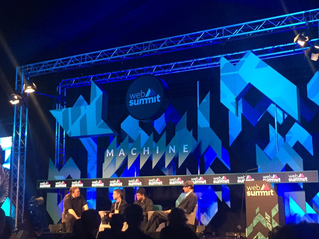 Groovidi's tweet photo. Is the smartphone dead? #machinesummit #websummit #live https://t.co/k4sXdxtWEp