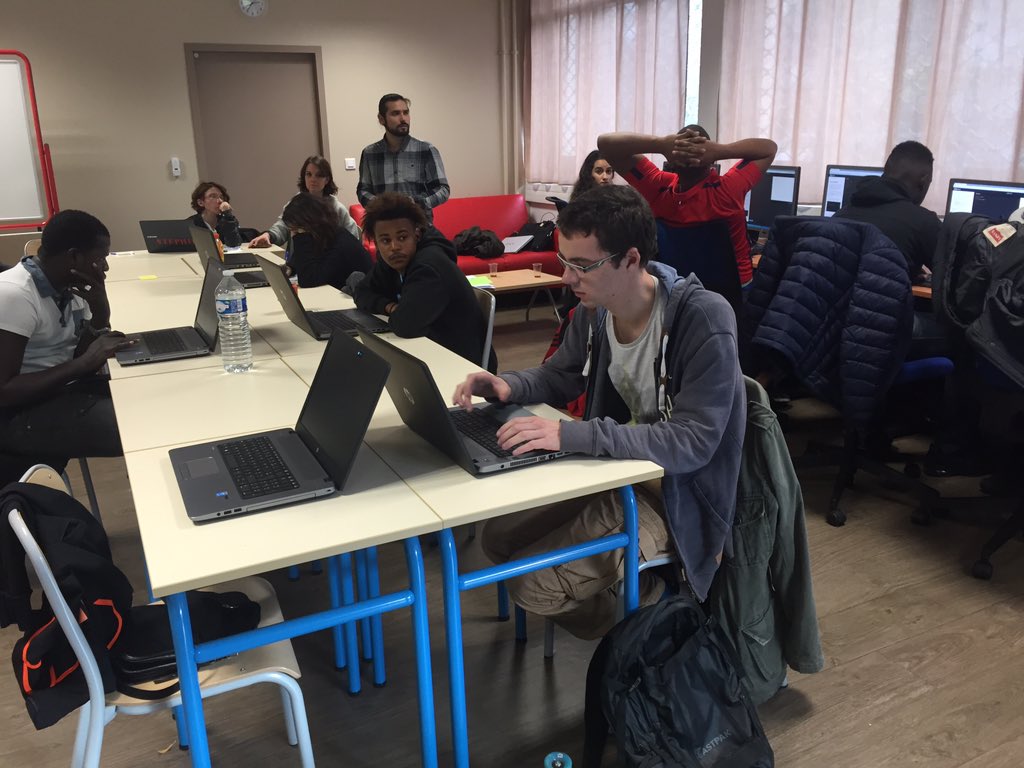 mediaimmediat's tweet photo. 2ème session #piscine #immersion pour la #promoalpha a #lafabnum https://t.co/6bzrfNdX4D