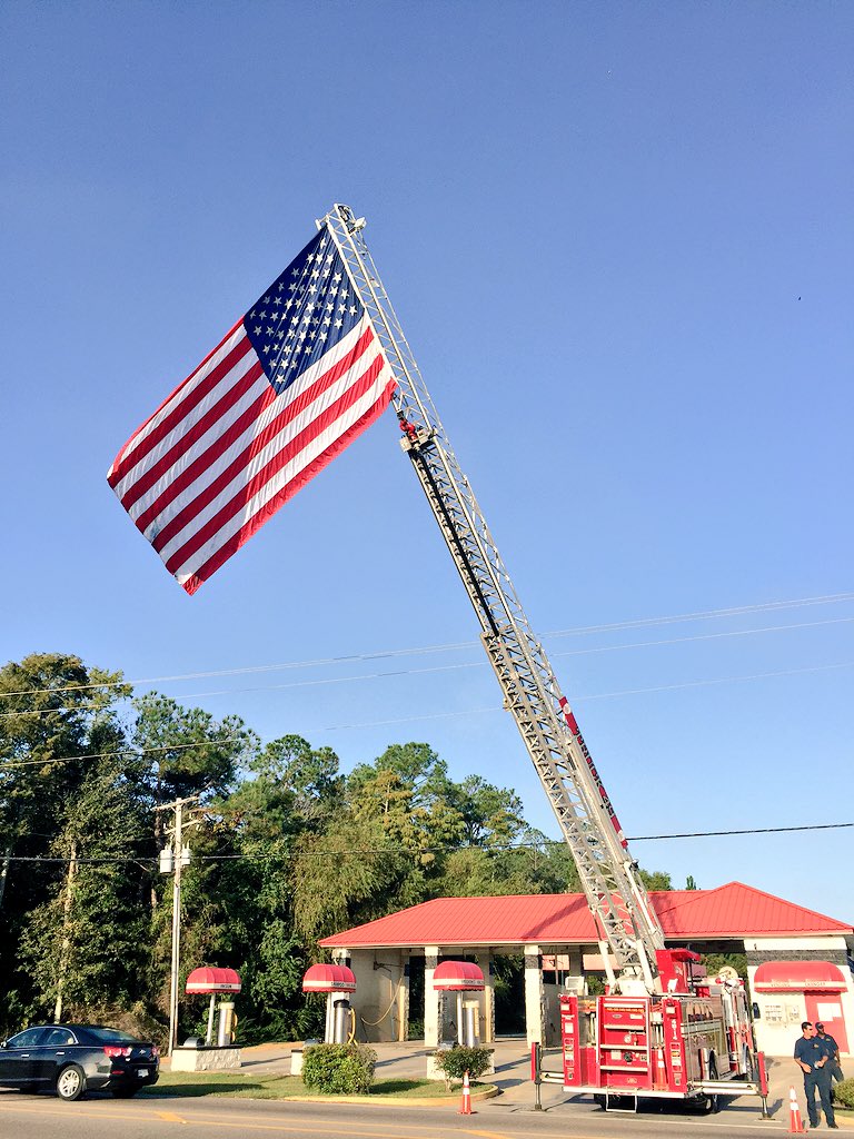 CityofGulfport's tweet photo. 4th Annual @WWIImuseum Trip #VeteransDay celebration provided by Riemann Family Funeral Homes #Gulfport https://t.co/XgSXGMVSr6