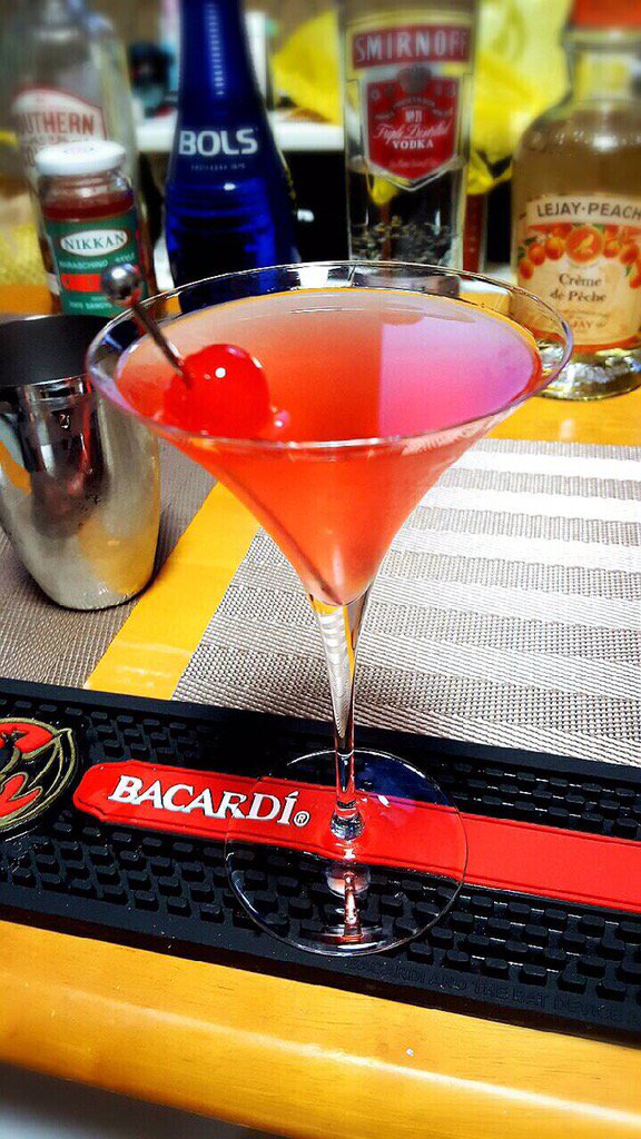 ExpoSixs's tweet photo. カクテル作りました〜
✔︎ガルフストリーム
✔︎サザン・ビーチ
✔︎ピーチ・フィズ https://t.co/93QMqPQtDn