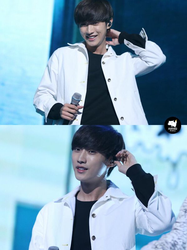Official_B1A4's tweet photo. [PREVIEW][4P] 151104 #B1A4 Jinyoung at GMarket Concert STAYG7 (cr:myplace_jy &amp; JustYou1118) https://t.co/fi18AqmUj4