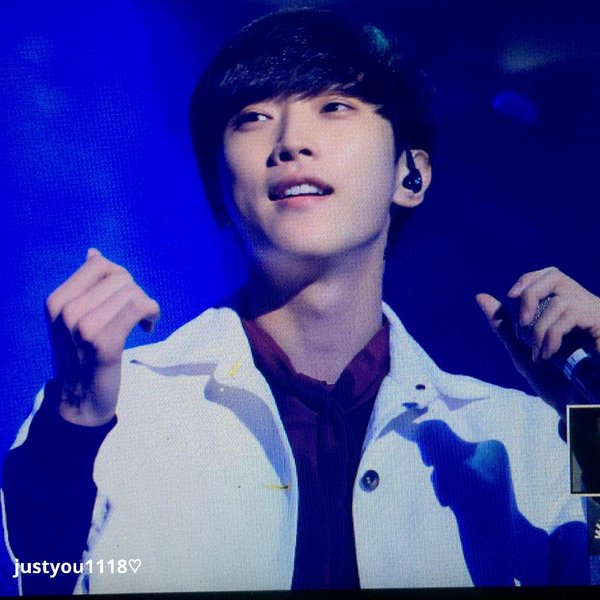 Official_B1A4's tweet photo. [PREVIEW][4P] 151104 #B1A4 Jinyoung at GMarket Concert STAYG7 (cr:myplace_jy &amp; JustYou1118) https://t.co/fi18AqmUj4