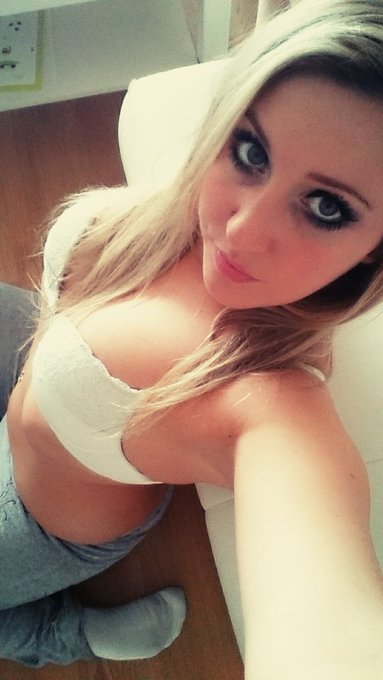 Camzeit!!!  Camzeit!!!  Hei&szlig; und versaut ;) https://t.co/h1NSEGTNd9  #camgirl TV Show auf @VISITX_net<a href="/tag/camgirl"class="tags"><span>#camgirl</span></a>