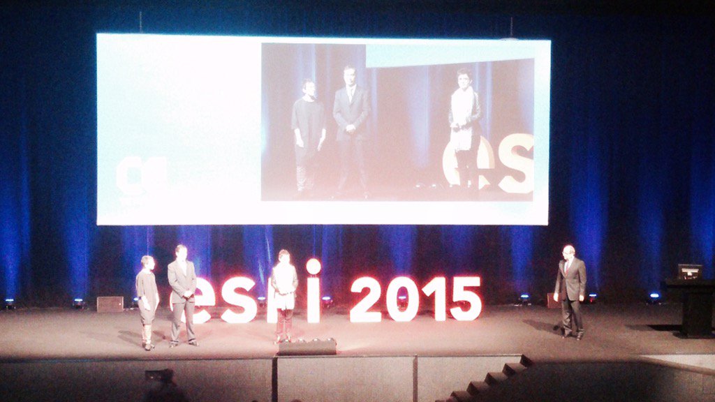 Geograma_'s tweet photo. Enhorabuena a nuestro cliente Gerencia Urbanismo de Sevilla por el premio al mejor proyecto GIS 2015 en la #CE2015 https://t.co/QwmDG3O9xr