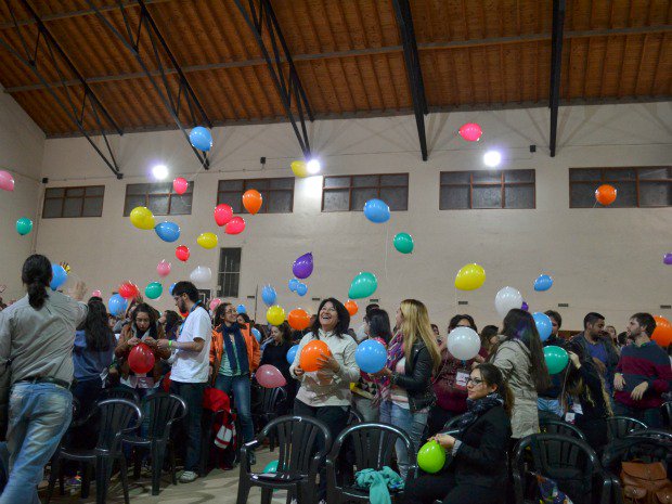 pulso_turistico's tweet photo. Los estudiantes de #Turismo se reunieron en #Neuquén https://t.co/tZYnoFz0KF @CitCondet2015 @Neuquentur https://t.co/OoiNTrWK9J