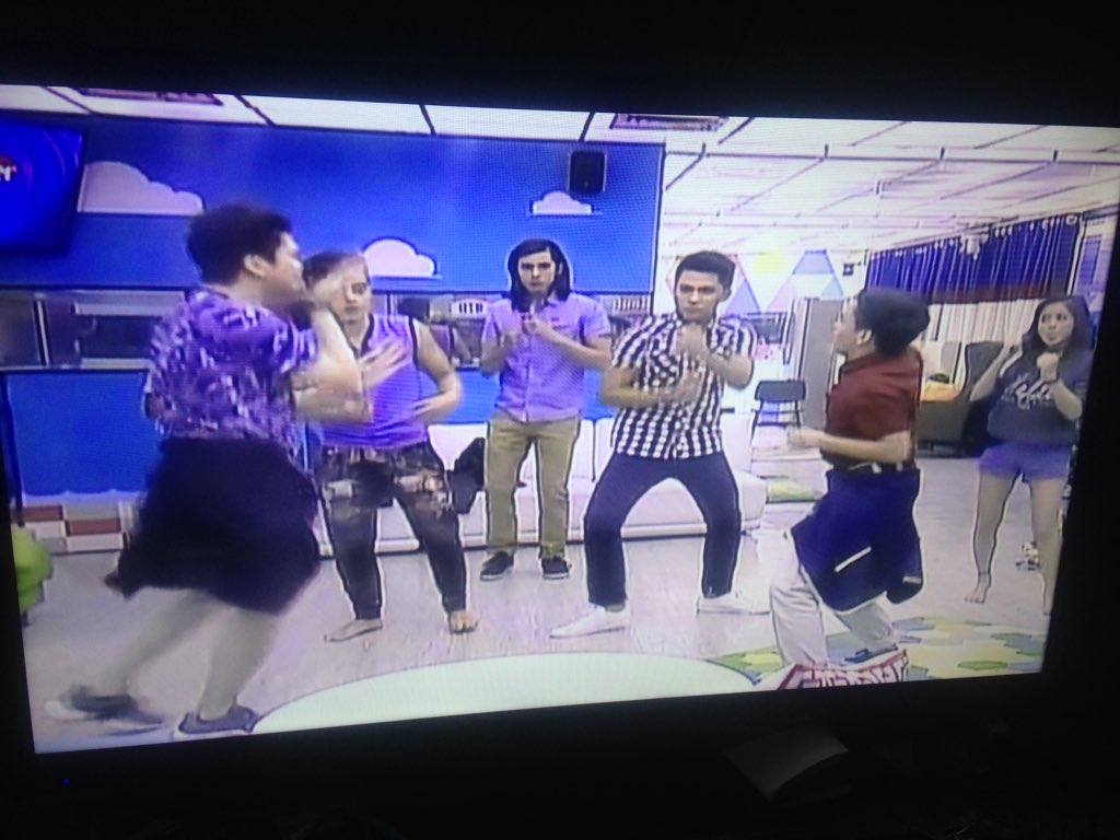 Goobeerwood's tweet photo. Currently @VhongX44 's dancing with the housemates.Sux that Kurbas next&im bout to sleep na πππ #PBBKeepOnRevolving https://t.co/DHiEIOzNTy