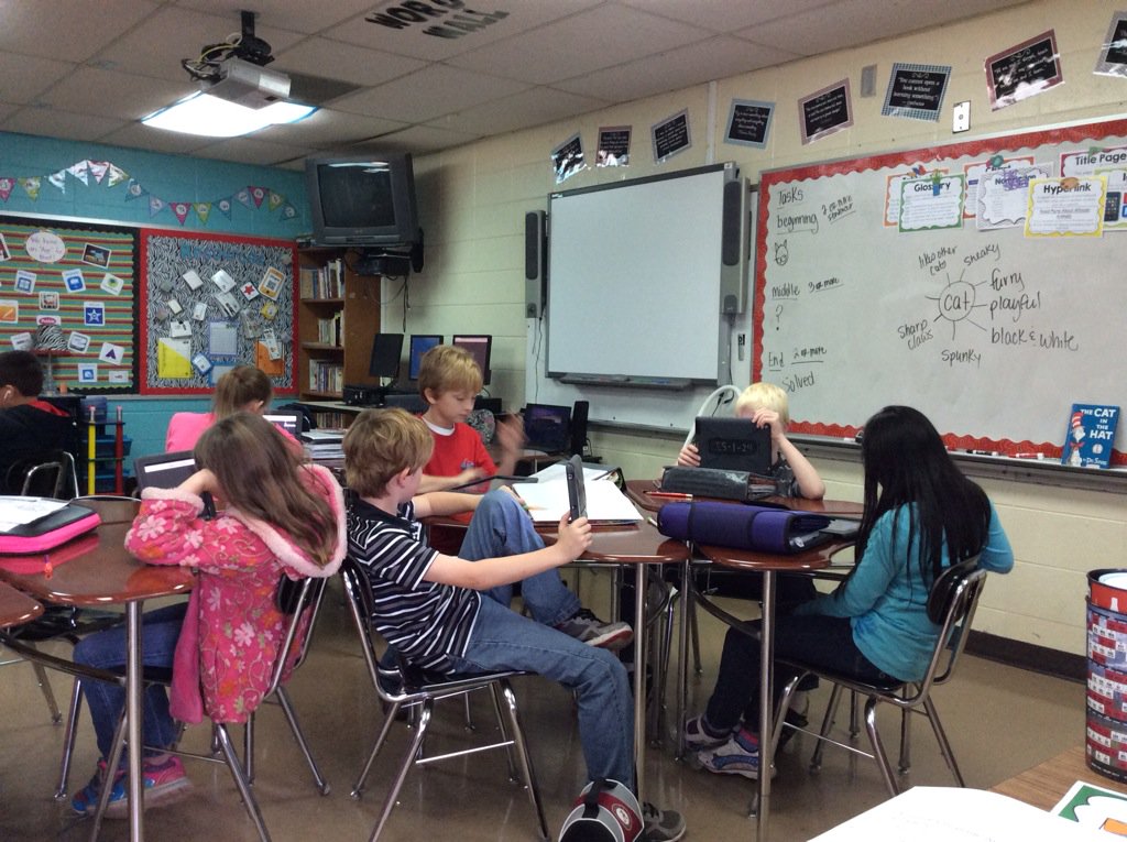 Roperville's tweet photo. Using @myONreader to research and write about animals. #EducatingGAsFuture #thrivingthirdgraders @GaDOEnews 📚✏️🐢🐼🐍🐌 https://t.co/4rdhcgjqEY