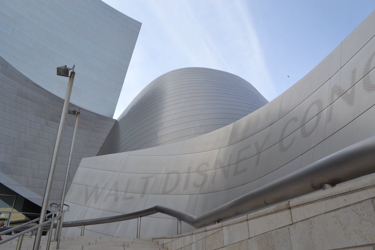 hostelworld's tweet photo. If you're in #LA &amp; love architecture, the Walt Disney Concert Hall @LAPhil is an unmissable masterpiece #HWTips https://t.co/pPv3glPnS0